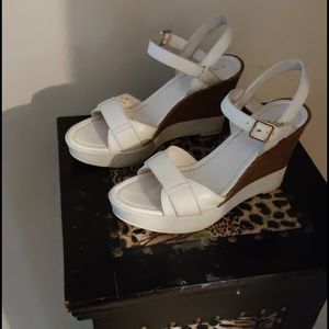 White/ Wood blend Cole Hann wedge